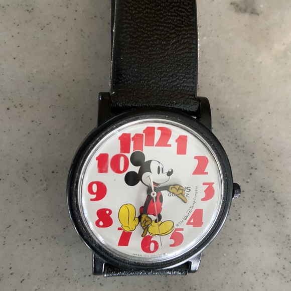 Mickey Mouse Lorus Quartz Watch - Picture 7 of 7